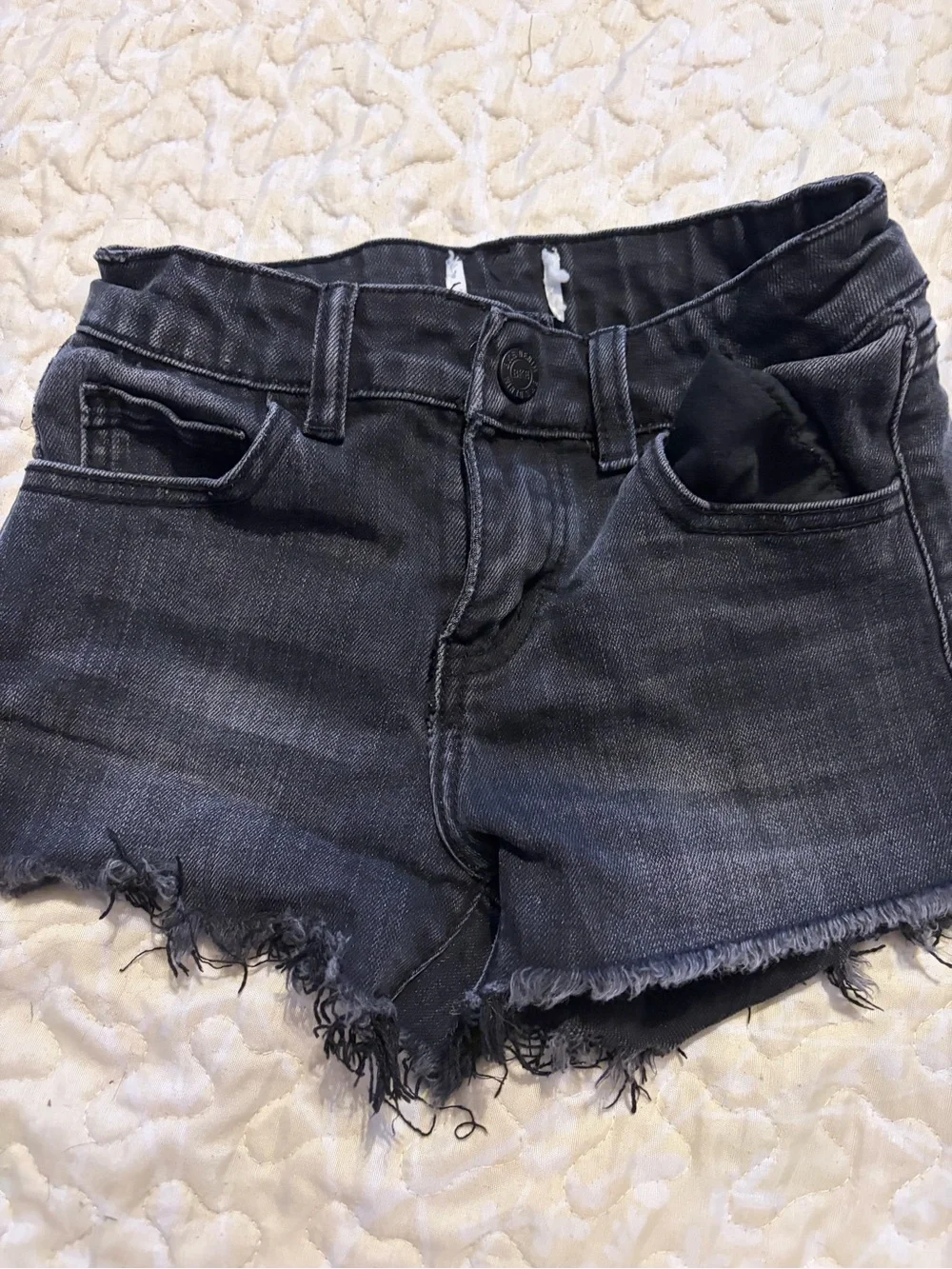 BKE Girls Black Washed Mid-Rise Frayed Hem Denim Shorts
